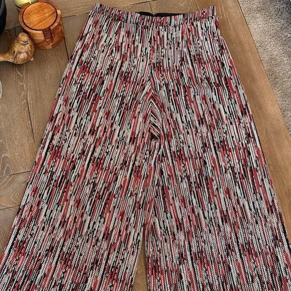 Alice + Olivia flowing wide